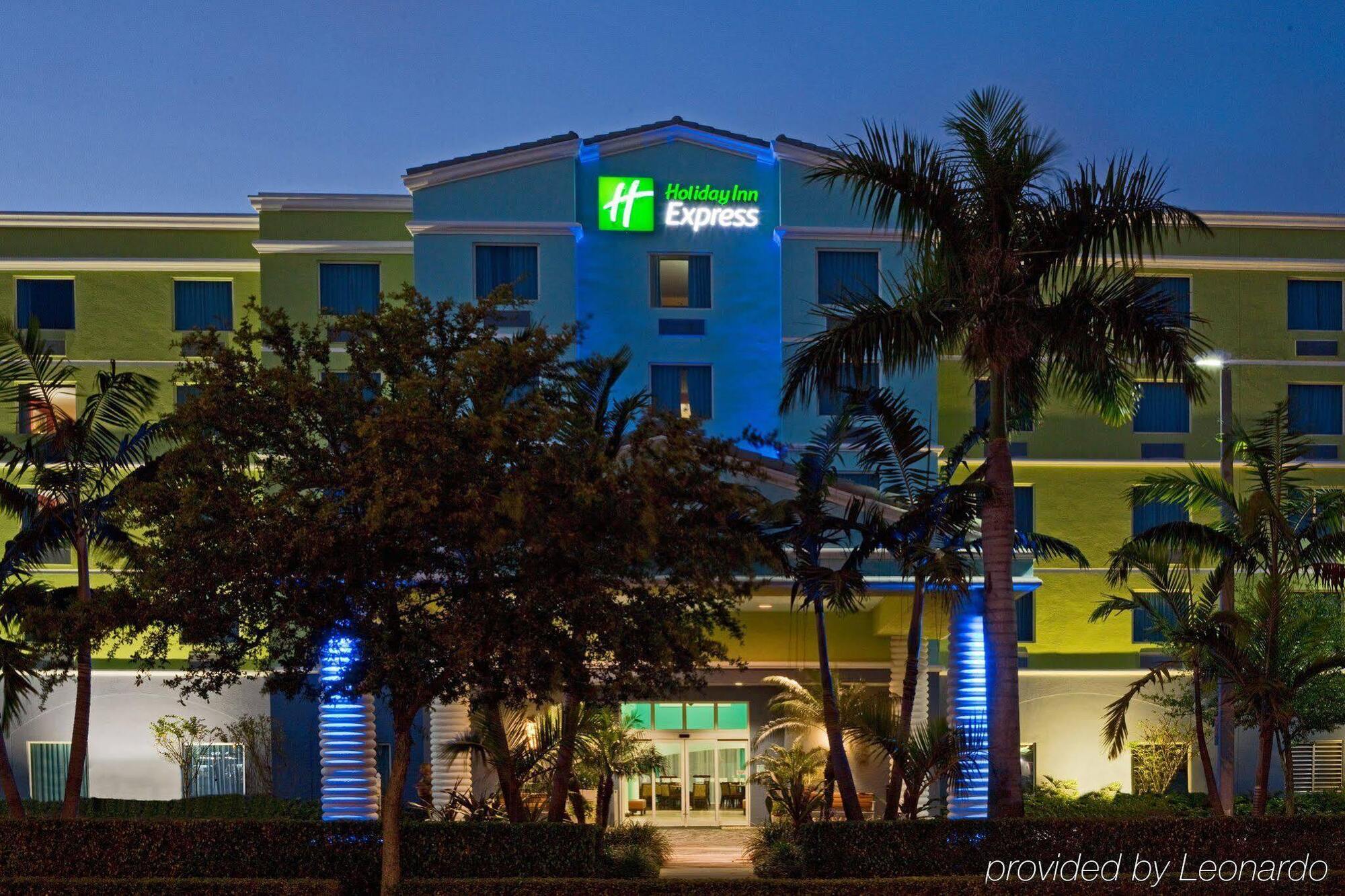 Holiday Inn Express Hotel & Suites Fort Lauderdale Airport/Cruise Port, An Ihg Hotel Exterior photo